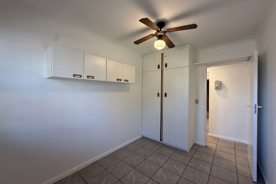 To Let 2 Bedroom Property for Rent in Oakglen Western Cape